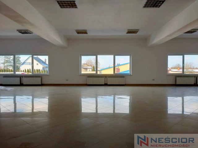 Lokal 400 m2